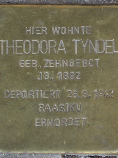 Stolperstein Theodora Tyndel, Foto:H.-J. Hupka, 2013
