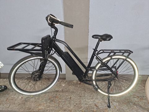 Schwarzes E-Bike