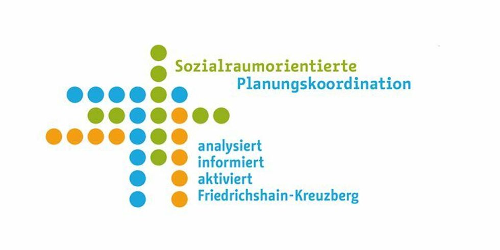 Mehrfarbiges Logo der Sozialräumlichen Planungskoordination (SPK) des Bezirks Friedrichshain-Kreuzberg