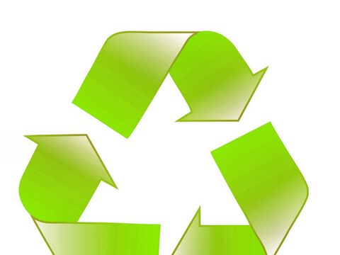 Recycling - dargestellt durch drei einen Kreislauf bildende grüne Pfeile