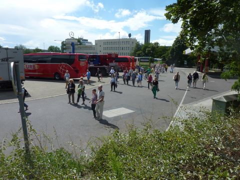 Busparkplatz am Mercedeshaus, 12.7.2014, Foto: KHMM