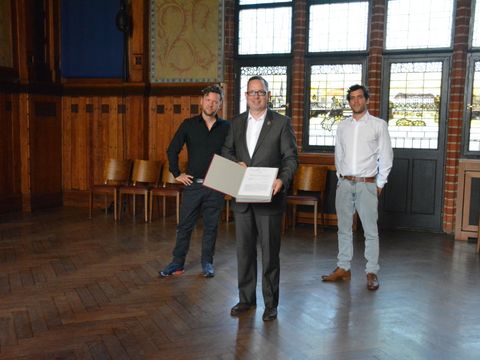 Bildvergrößerung: Bezirksbürgermeister Igel mit den Geschäftsführern der Trebow GmbH