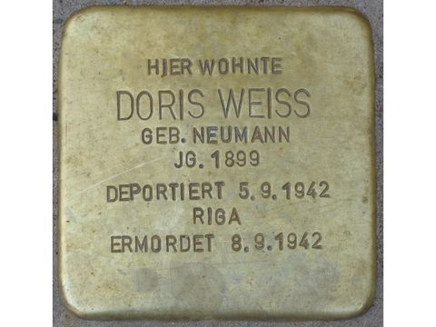 Stolperstein Doris Weiss Dahlmannstraße 4