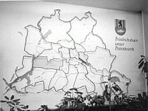 Berlin-Karte im Rathaus Wilmersdorf um 1980