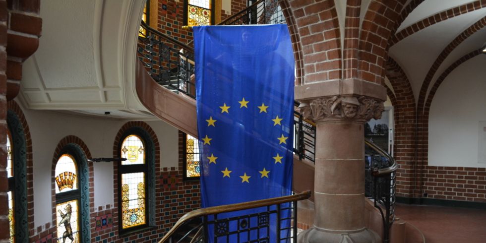 Köpenicker Rathaus mit EU-Fahne