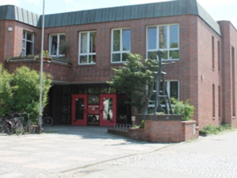 Arne-Fuchs-Schule von außen