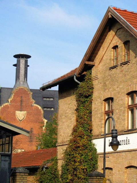 Bildvergrößerung: Bahnhof Lichtenrade mit Mälzerei im Hintergrund 