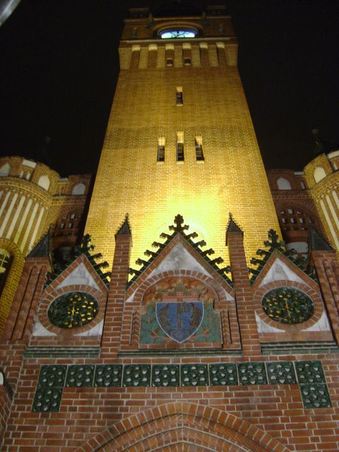 Rathaus Köpenick Eingang bei Nacht