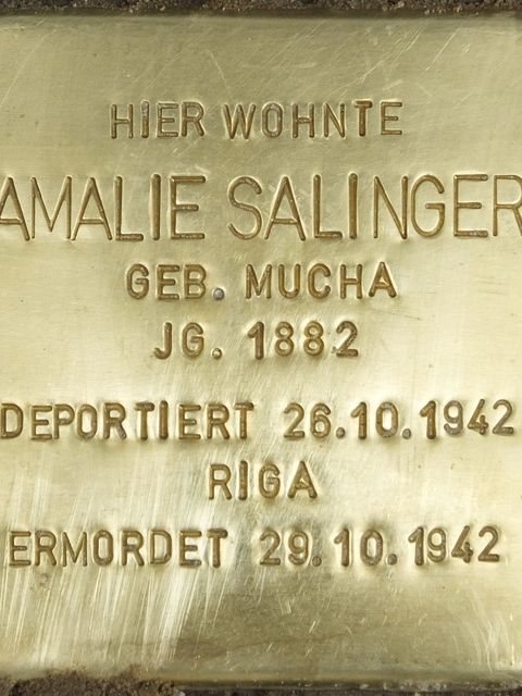 Stolperstein Amalie Salinger, Foto:H.-J. Hupka, 2014