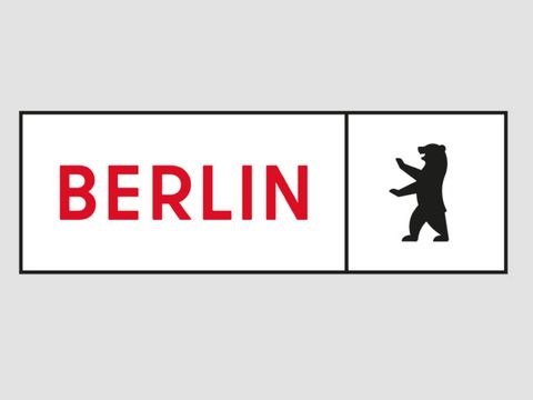 Im Bild steht: "Berlin", neben einem Logo mit einem Bären.