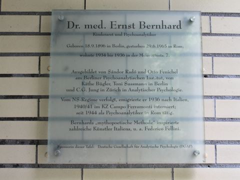 Bildvergrößerung: Gedenktafel für Dr. med. Ernst Bernhard