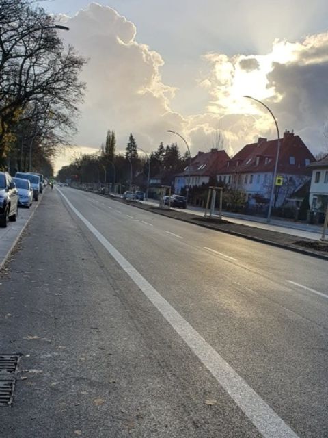 Bildvergrößerung: Oranienburger Straße mit Blick Tessenowstraße 