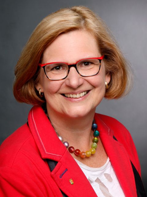 Bezirksbürgermeisterin Angelika Schöttler 