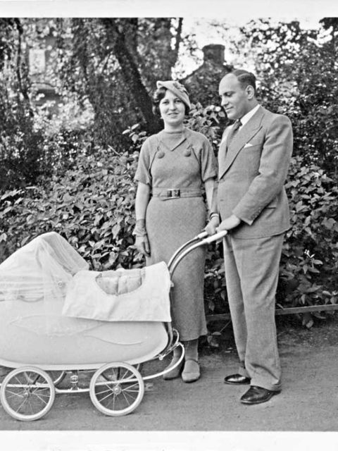 Julius Tauber mit Frau und Kind