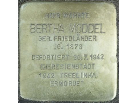 Bildvergrößerung: Stolperstein Bertha Moddel
