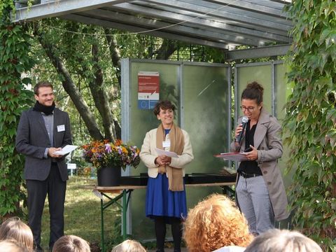 Preisverleihung Schulgartenwettbewerb der Grünen Liga 2019 - Bezirksstadträtin Nadja Zivkovic bei ihrer Ansprache