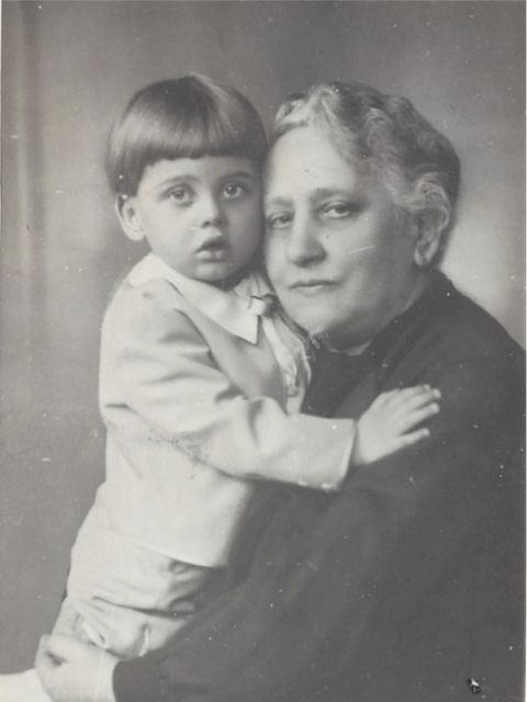 Bildvergrößerung: Salomea Meyer geb. Heymann mit Enkel Thomas Meyer – 1926