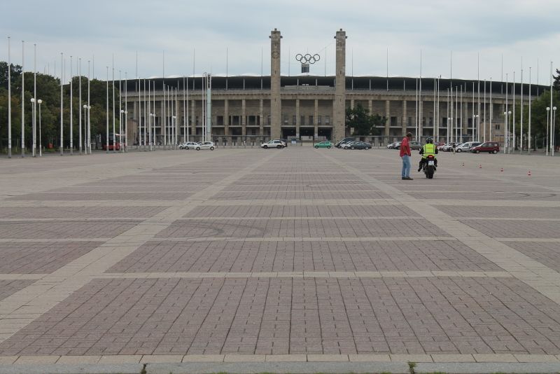Platz vor dem Olympiastadion, Kiezspaziergang 12.08.2017