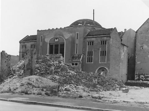 Bildvergrößerung: Aufnahme der Synagoge von 1953 - Fotograf: Staudt