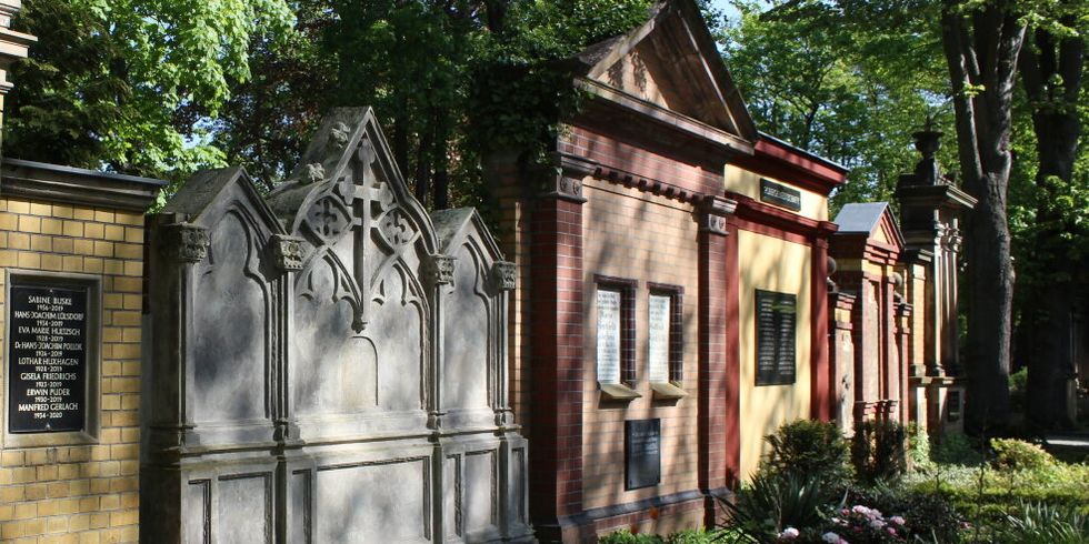 Friedhof Adlershof Erbbegräbnismauer