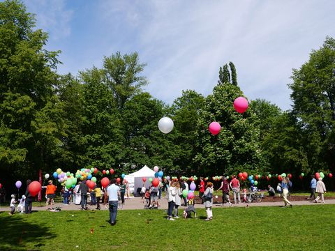 Planungsparty mit Luftballons im Einsteinpark