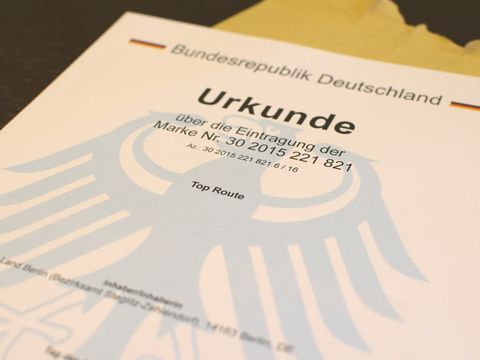 Foto der Urlunde des Deutschen Patent und Markenamts für Top Route