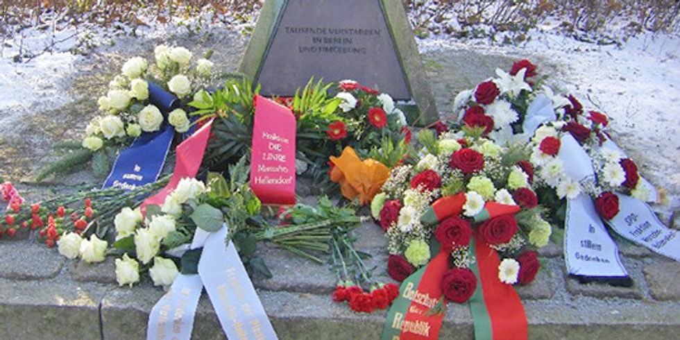 Stilles Gedenken für die Opfer des Nationalsozialismus, Blumenschmuck 2016