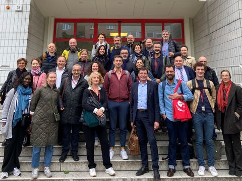 Teilnehmende der Studienreise des französische Forschungsinstituts IHEPS zu Besuch im Jobcenter Berlin Mitte