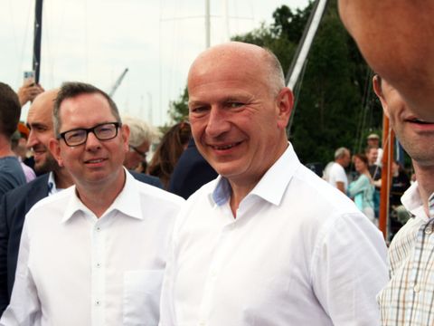 Bildvergrößerung: Bezirksbürgermeister Igel (li.) mit Regierendem Bürgermeister Wegner (re.)