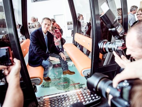 Eine erste Modell-Kabine von LEITNER steht bereits in der IGA-Markthalle in Marzahn-Hellersdorf. 2014 nahm der Regierende Bürgermeister von Berlin Michael Müller, damals noch Stadtentwicklungssenator, als erster „Fahrgast“ darin Platz. 