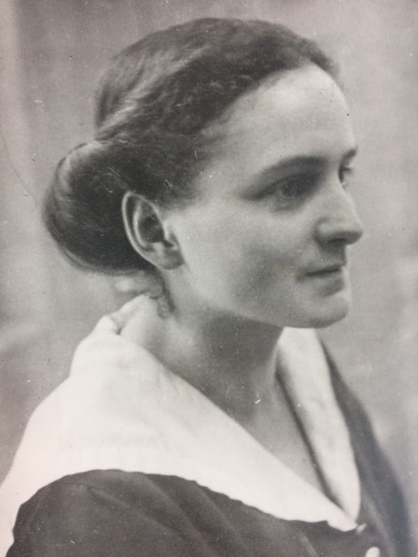 Lucie Adelsberger als junge Frau (ca. 1920)