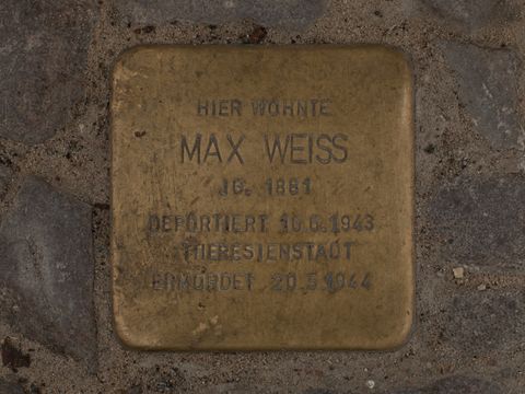 Stolperstein Max Weiss, Foto: A. Bukschat & C. Flegel, 25.08.2012