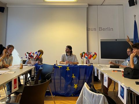 Teilnehmer*innen des EU-Azubi-Gipfels im Europäischen Haus in Berlin