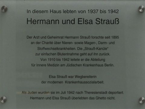 Bildvergrößerung: Gedenktafel für Hermann und Elsa Strauß