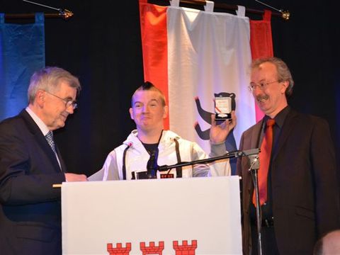 Bildvergrößerung: Frank Wolf Verleihung Bezirksverdienstmedaille 2011 am 29.04.2013