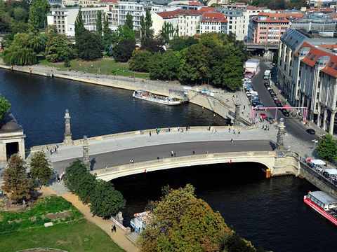 Friedrichsbrücke am Monbijou-Ufer