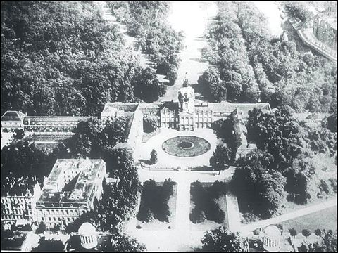 Schlossgarten Charlottenburg, Luftbild mit dem landschaftlichen Parterre und Sichtachse zum Lennéhügel, um 1920