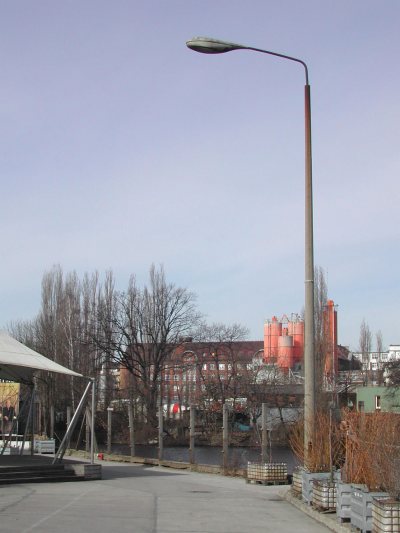 2004 Uferzaun und Lampe bei der "Arena"