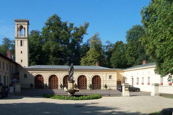 2005 Schloss Glienicke, Remisenhof, Zustand 2005