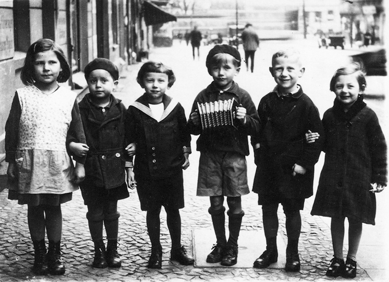 Kinder in der Immanuelkirchstraße,1932