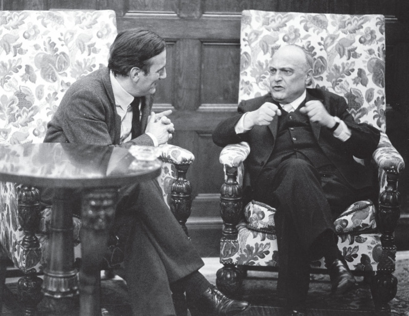 Sebastian Haffner (right) in conversation with the author and editor Joachim C. Fest (1926-2006).