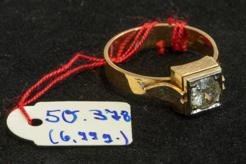 Ring, 585/f, Gelbgold, weißer Stein