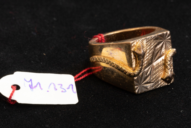 Ring, 750/f, Gelbgold, mit Schlangenmotiv