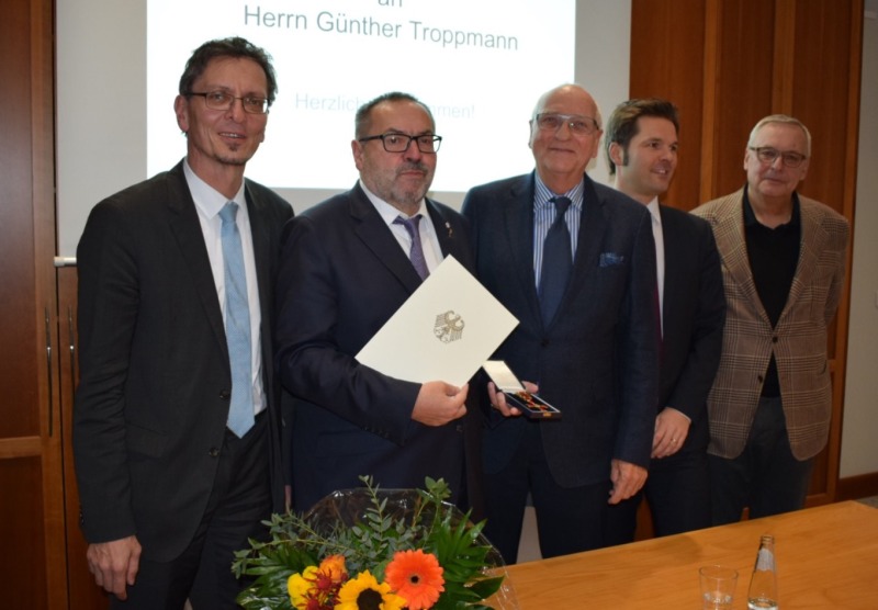 Aushändigung des Bundesverdienstkreuzes an Günther Troppmann
