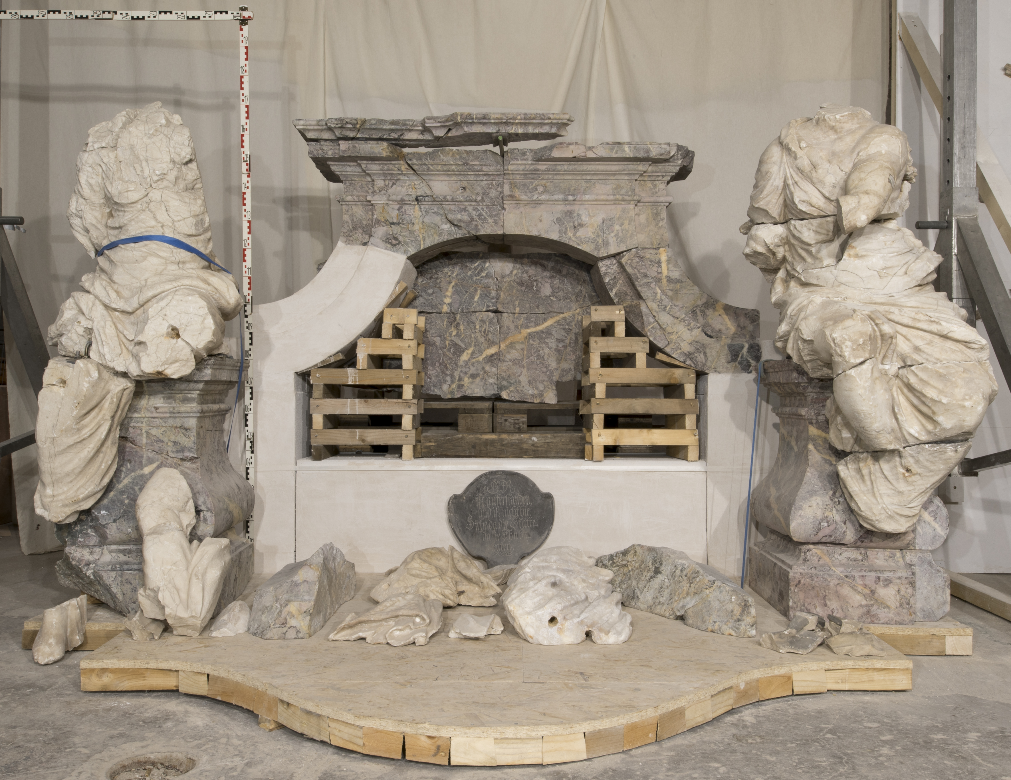 Restaurierung und Wiederaufstellung der Skulpturengruppe in der Schindler-Kapelle der Nikolaikirche