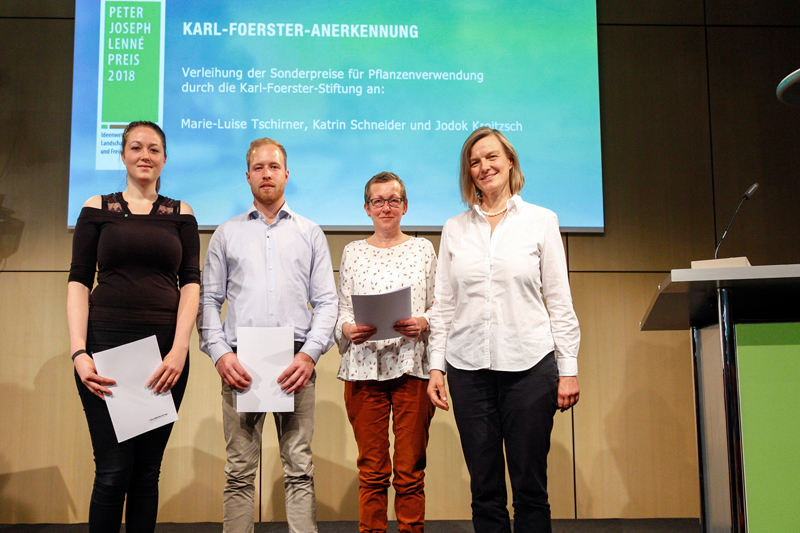 Verleihung der Karl-Foerster-Anerkennungen durch Prof. Swantje Duthweiler, Vorsitzende des Kuratoriums der Karl-Foerster-Stiftung