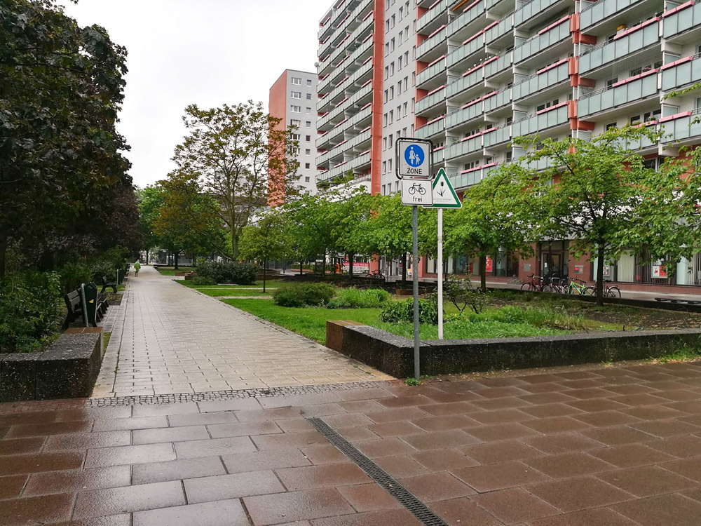 Anton-Saefkow-Platz (Senkgarten) im Mai 2019