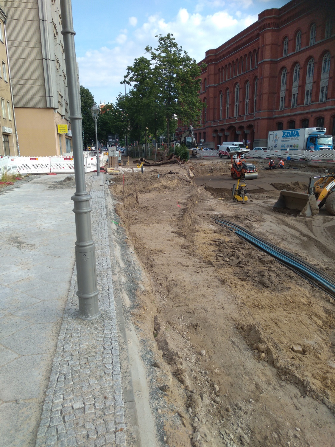 Bodenauffüllungen in der Spandauer Straße nach den archäologischen Arbeiten, 2021