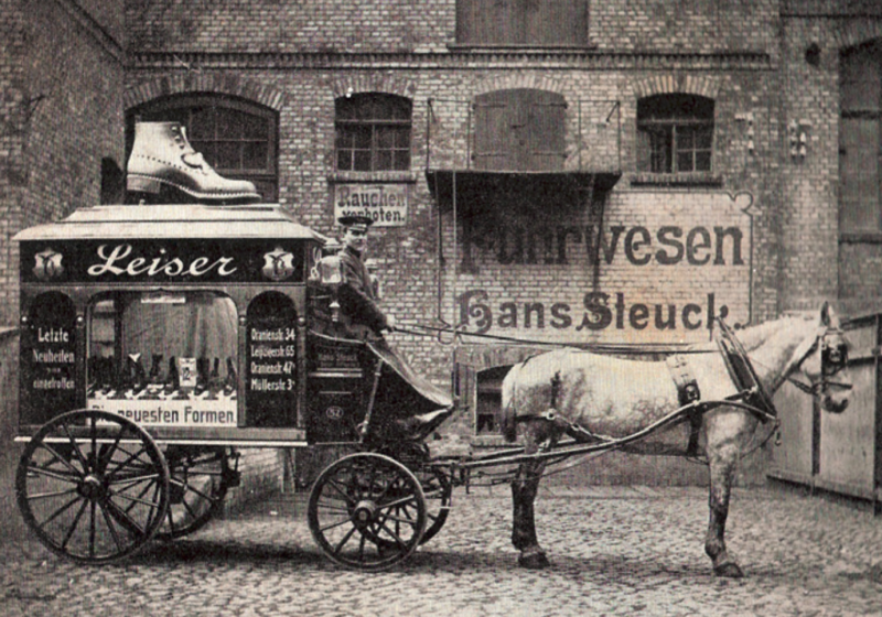 Kutsche mit der Aufschrift Leiser