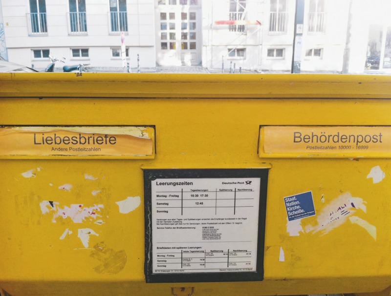 Briefkasten für Liebesbriefe und Behördenpost